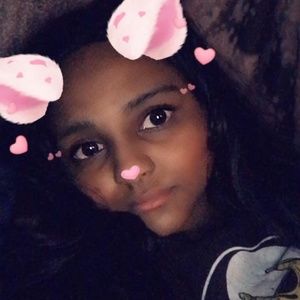 Meet your Posher, Gilena